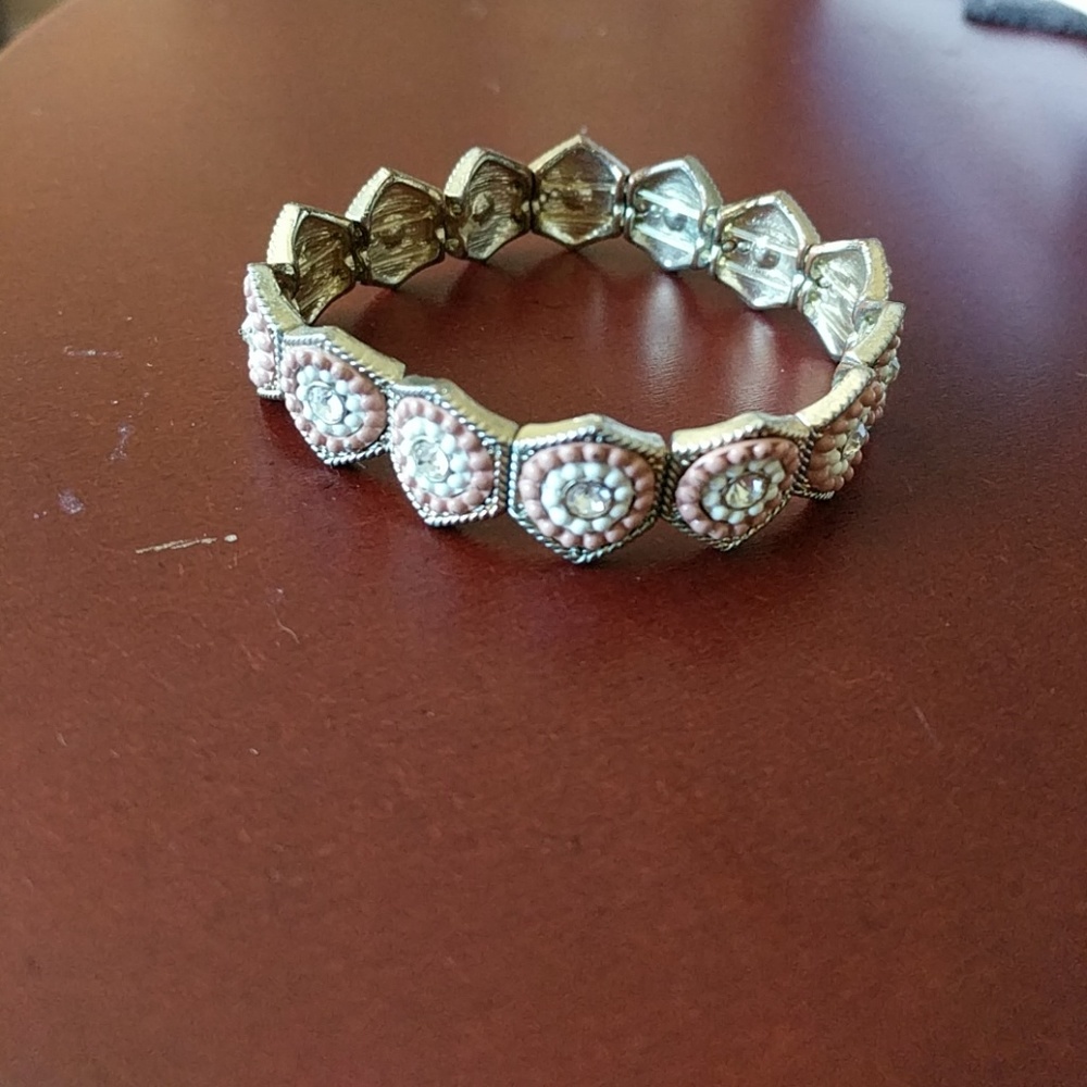 Beige stretchy bracelet - Picture 2 of 2